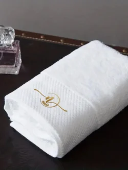 Dnaked Ultra-Soft Cotton Towel – Quick-Dry, Skin-Friendly, Minimalist Luxury